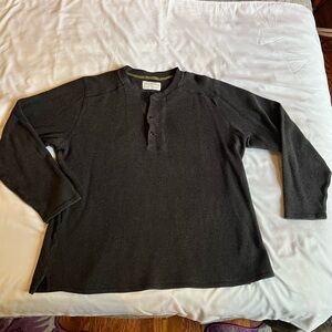 Men’s XL long sleeve 3 button shirt; good condition
